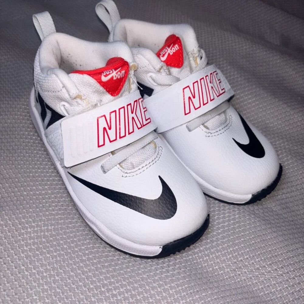 Nike Team Hustle D 8 'Just Do It' Sporty Low Top Toddler sneakers size 9C